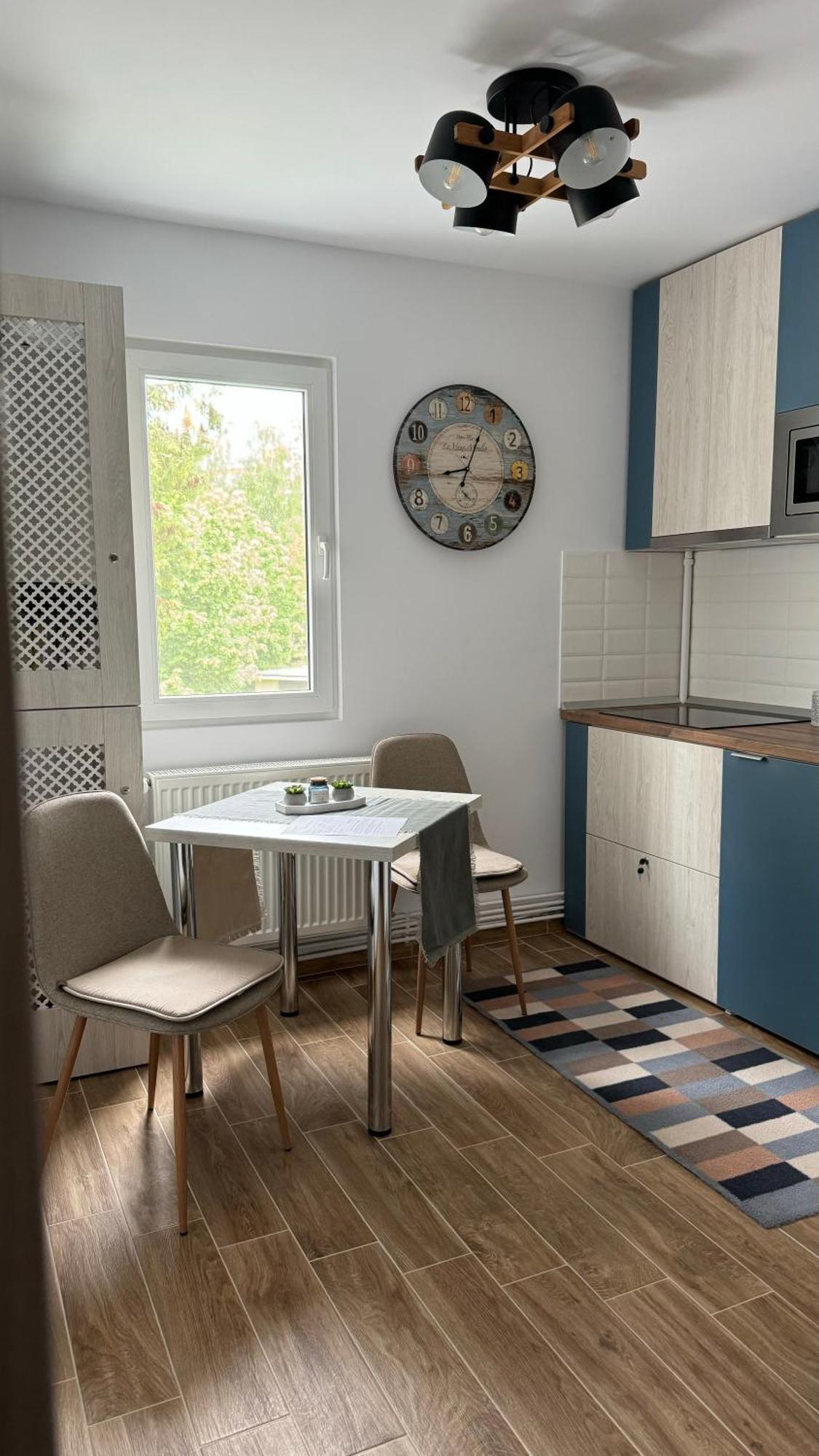 Xili'S Relax And Chill Apartment, Netflix, Peaceful Location In Брашов Экстерьер фото